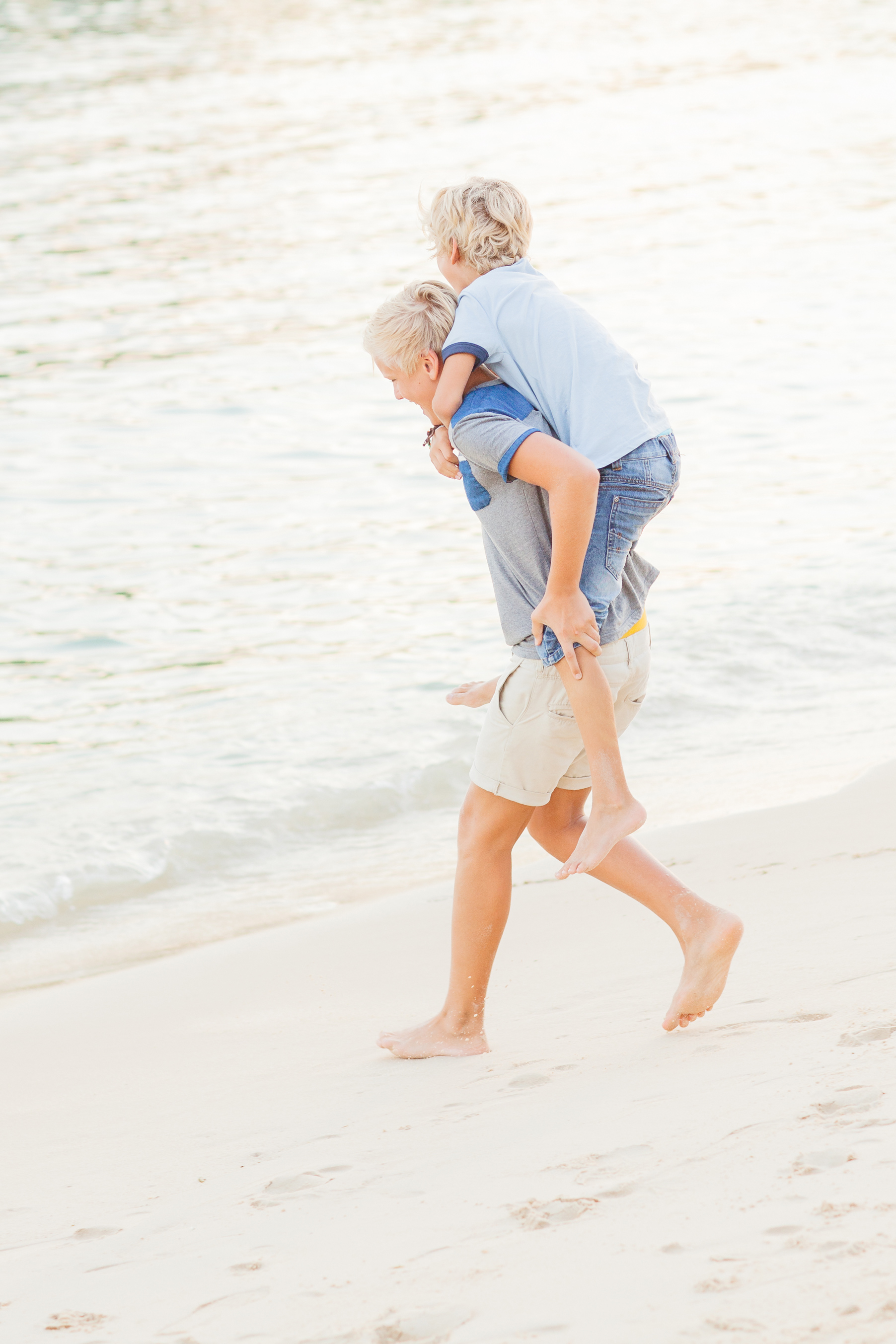 Siblings, kids lifestyle beach photography